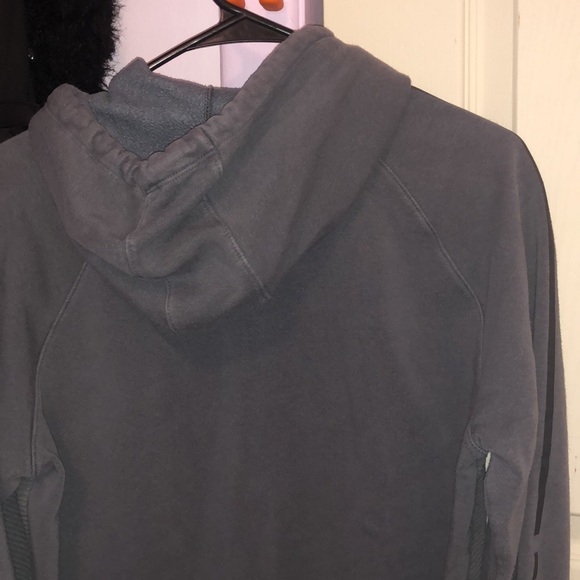 Under Armour Hoodie - Picture 8 of 8